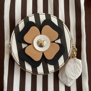 Henri Bendel coin pouch NWT